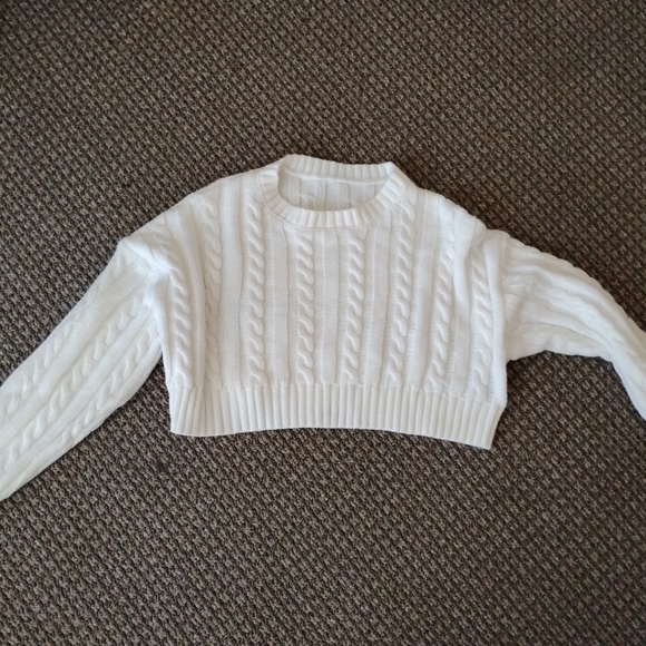 Elegant White Cable Knit Sweater - Picture 1 of 3